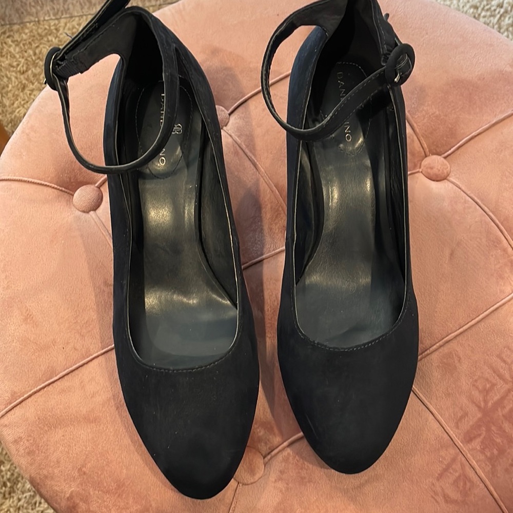 Bandolino Navy Blue Pumps with alligator heel